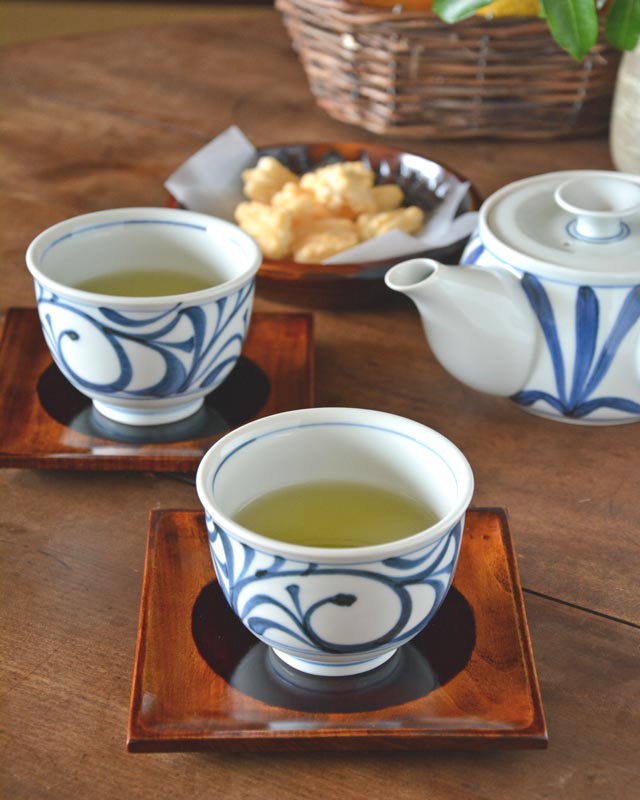 香川漆器 きじろ円の角銘々皿を茶托として