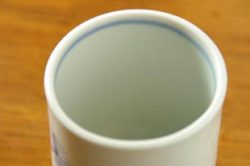 砥部焼・森陶房 たんぽぽの筒湯のみ(大)を上から見て