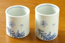 砥部焼・森陶房 たんぽぽの筒湯のみの大と小