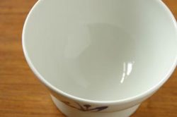 砥部焼・千山窯 青からくさの茶碗を上から見たところ