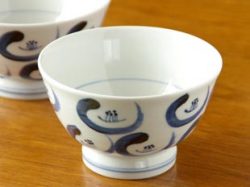 砥部焼・陶房遊 つばきの茶碗