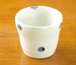 砥部焼・梅乃瀬窯 水玉もようのフリーカップ