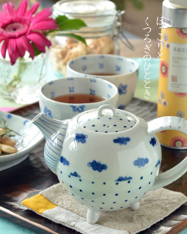 砥部焼・スギウラ工房 はりあわせポット(雲柄)