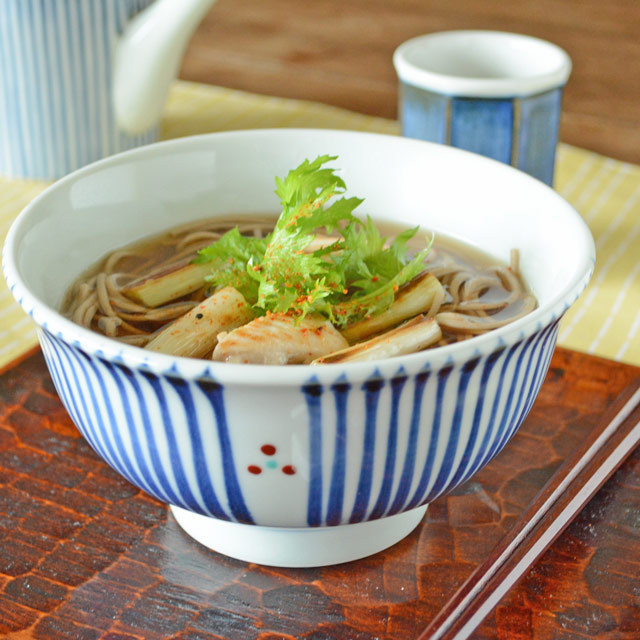 和食器・砥部焼　とくさみつ紋の丼鉢(5.2寸)