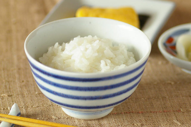 和食器・砥部焼　こま文の茶碗